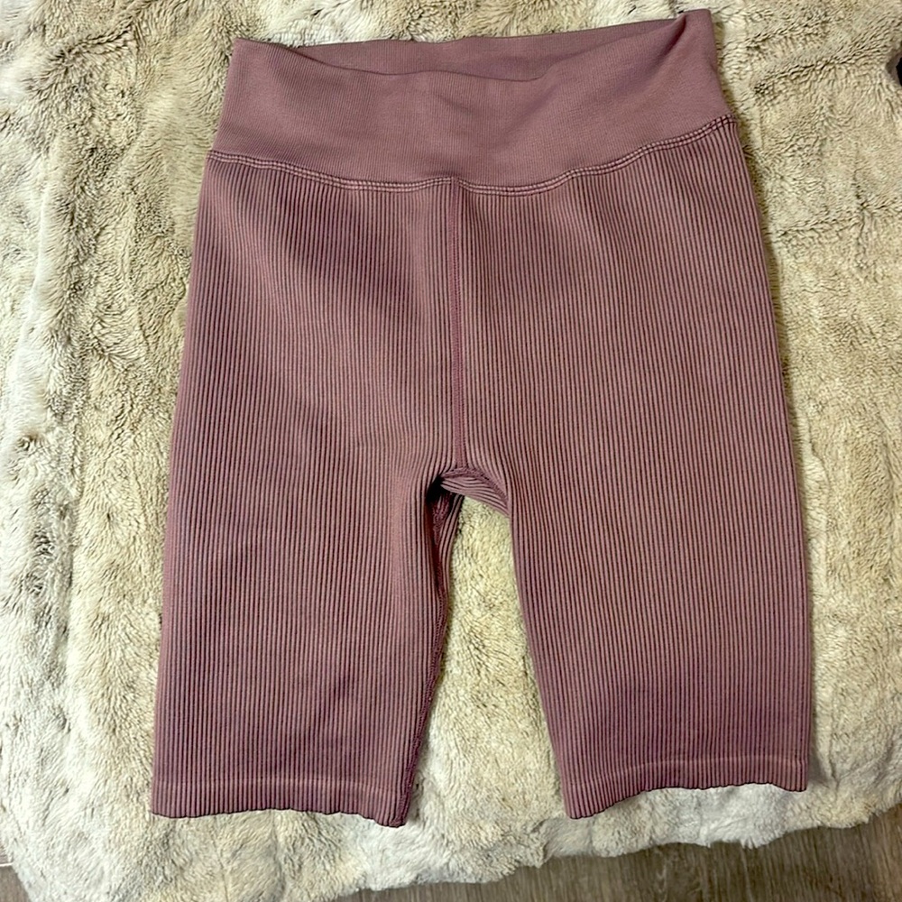 Calvin Klein Performance Ribbed Shorts in Dusty Pink